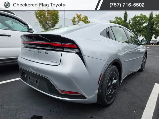 2024 Toyota Prius LE photo 6
