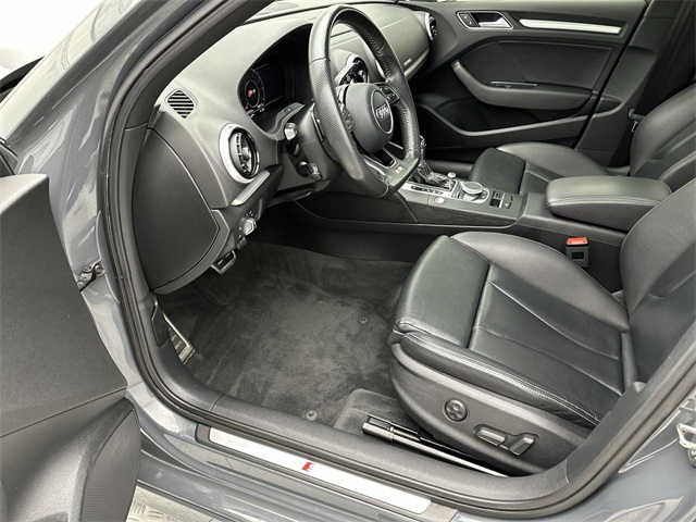 2017 Audi S3 Premium Plus photo 3