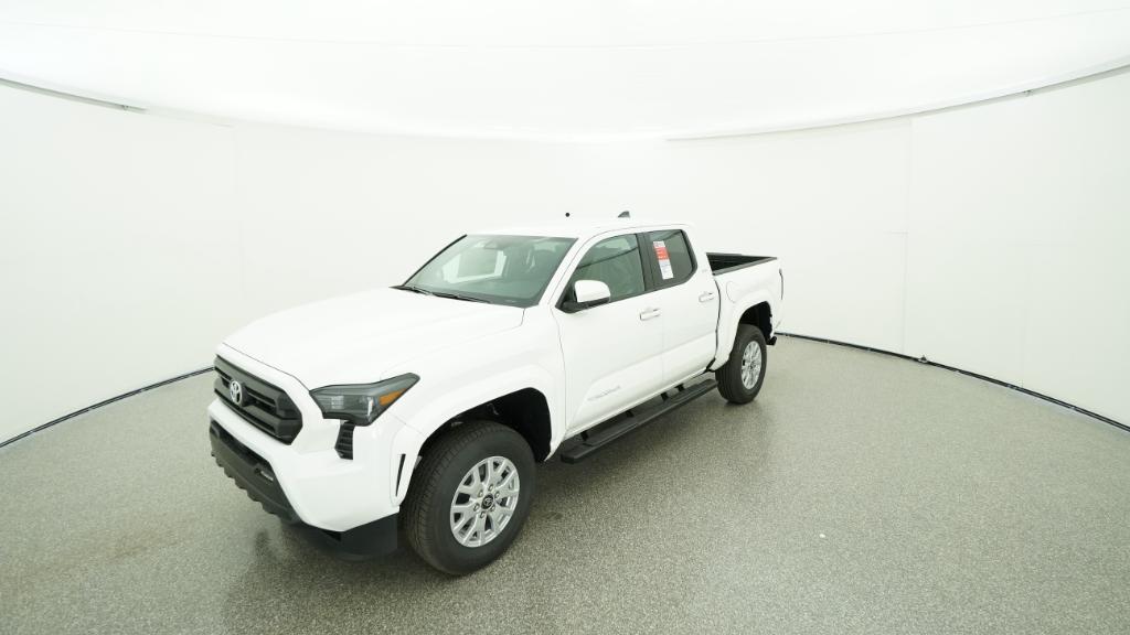 2025 Toyota Tacoma SR5's photo