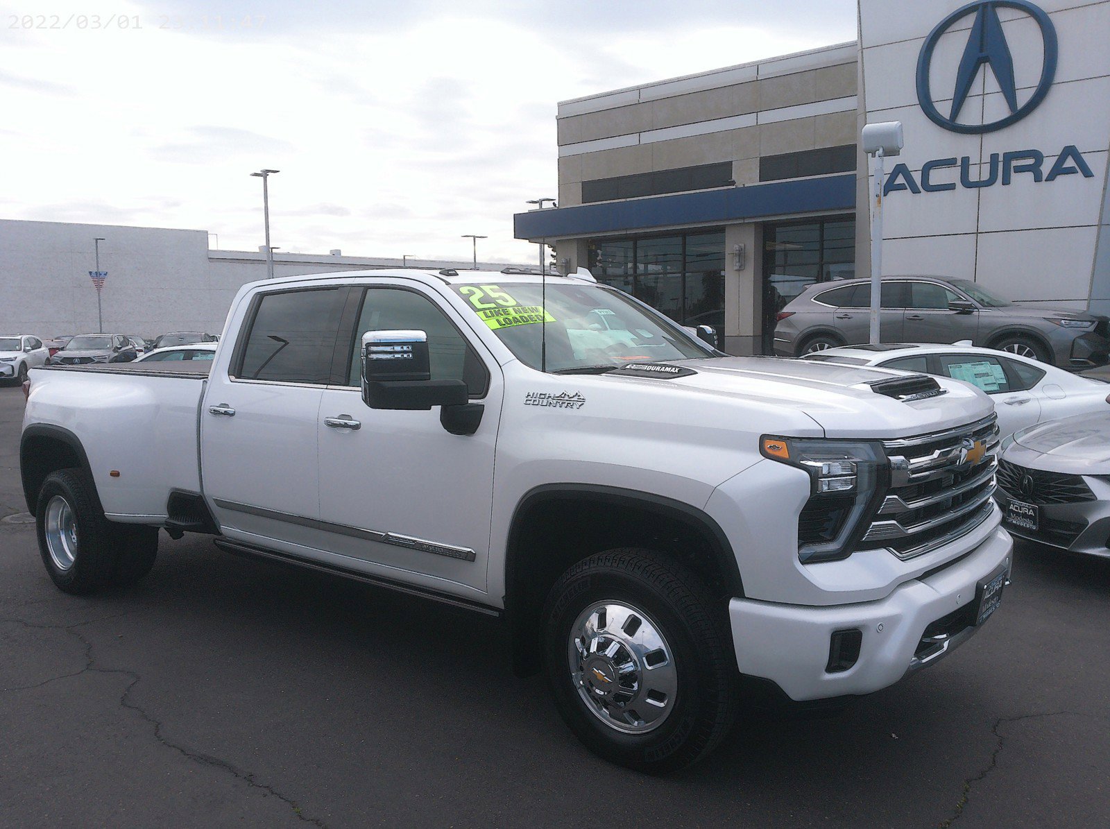 2025 Chevrolet Silverado 3500HD High Country photo 4