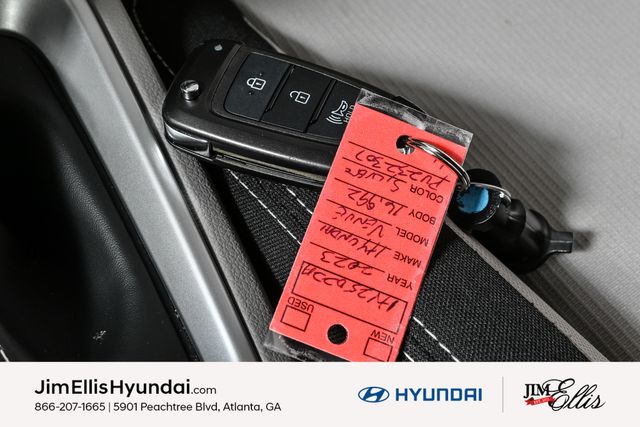 2023 Hyundai Venue SEL photo 13