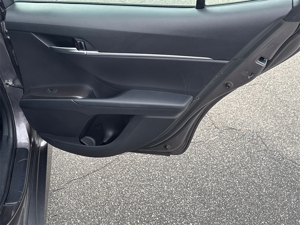 2021 Toyota Camry LE photo 15