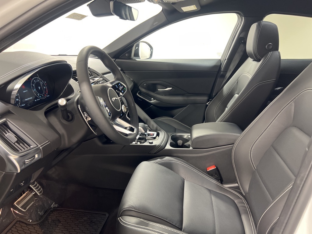 2024 Jaguar E-PACE R-Dynamic SE photo 11