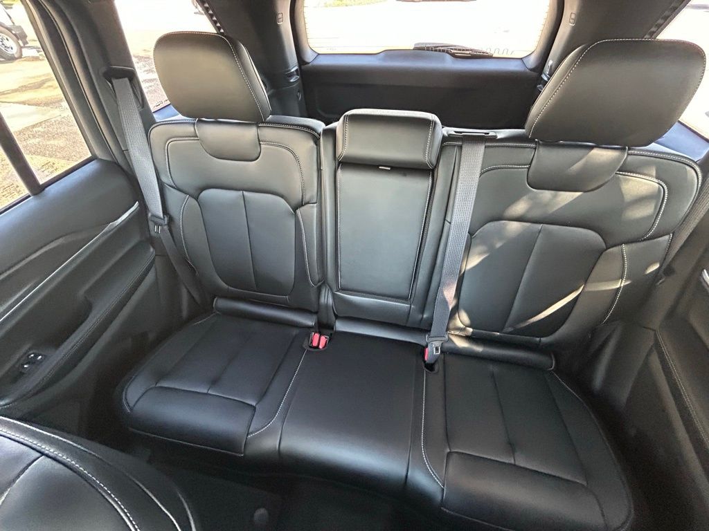 2025 Jeep Grand Cherokee Limited photo 18