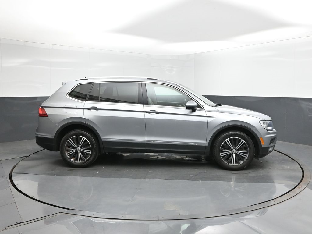 2019 Volkswagen Tiguan SEL photo 24