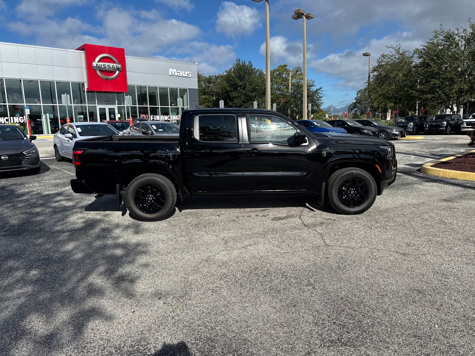 2026 Nissan Frontier Crew Cab SV photo 4