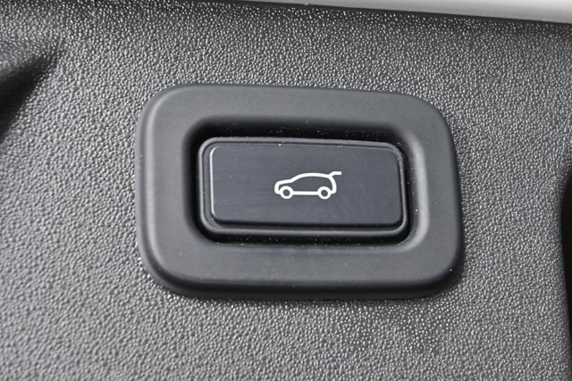2022 Land Rover Discovery Sport SE photo 10
