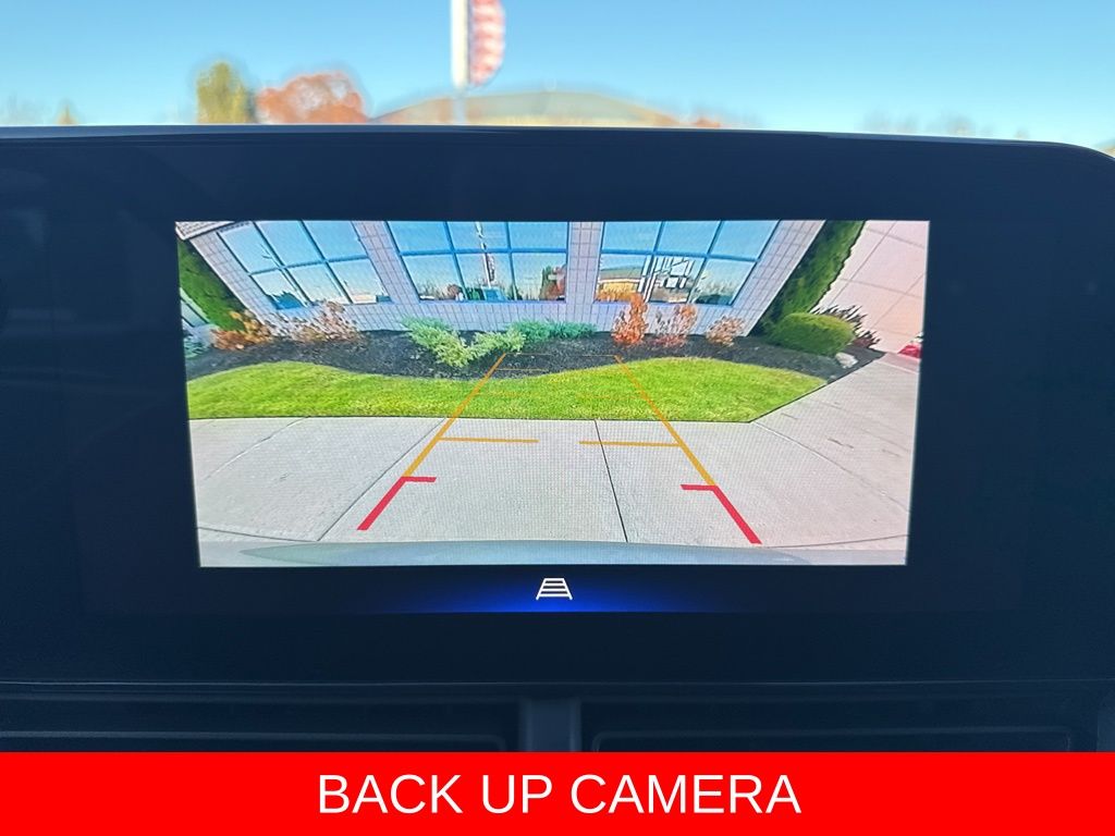 2024 Chevrolet Trax LT photo 2