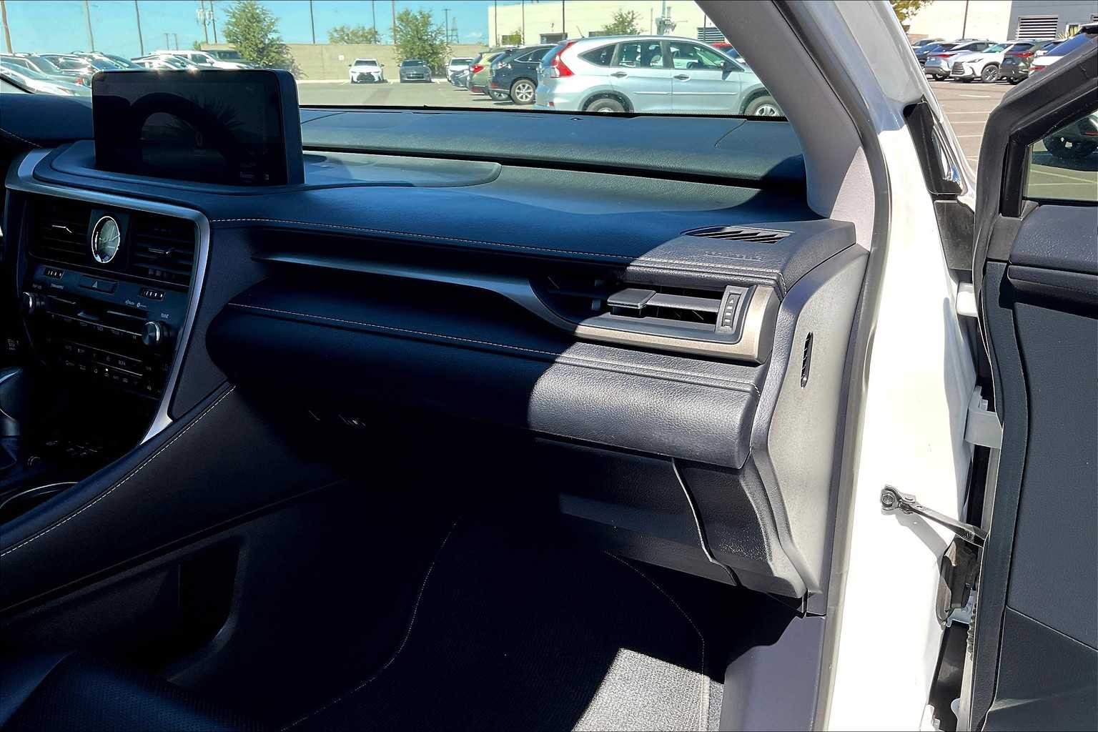 2022 Lexus RX 350L photo 16