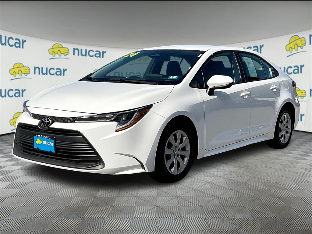 2024 Toyota Corolla LE photo 3