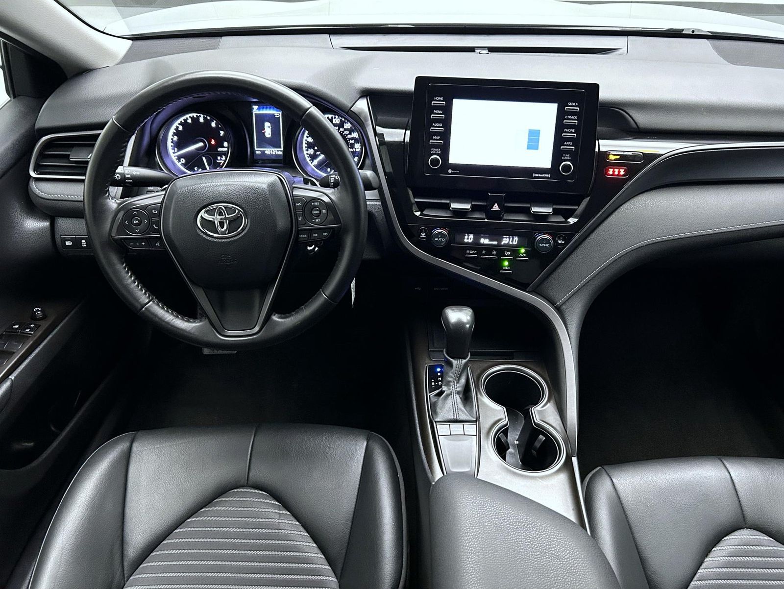 2024 Toyota Camry SE photo 12