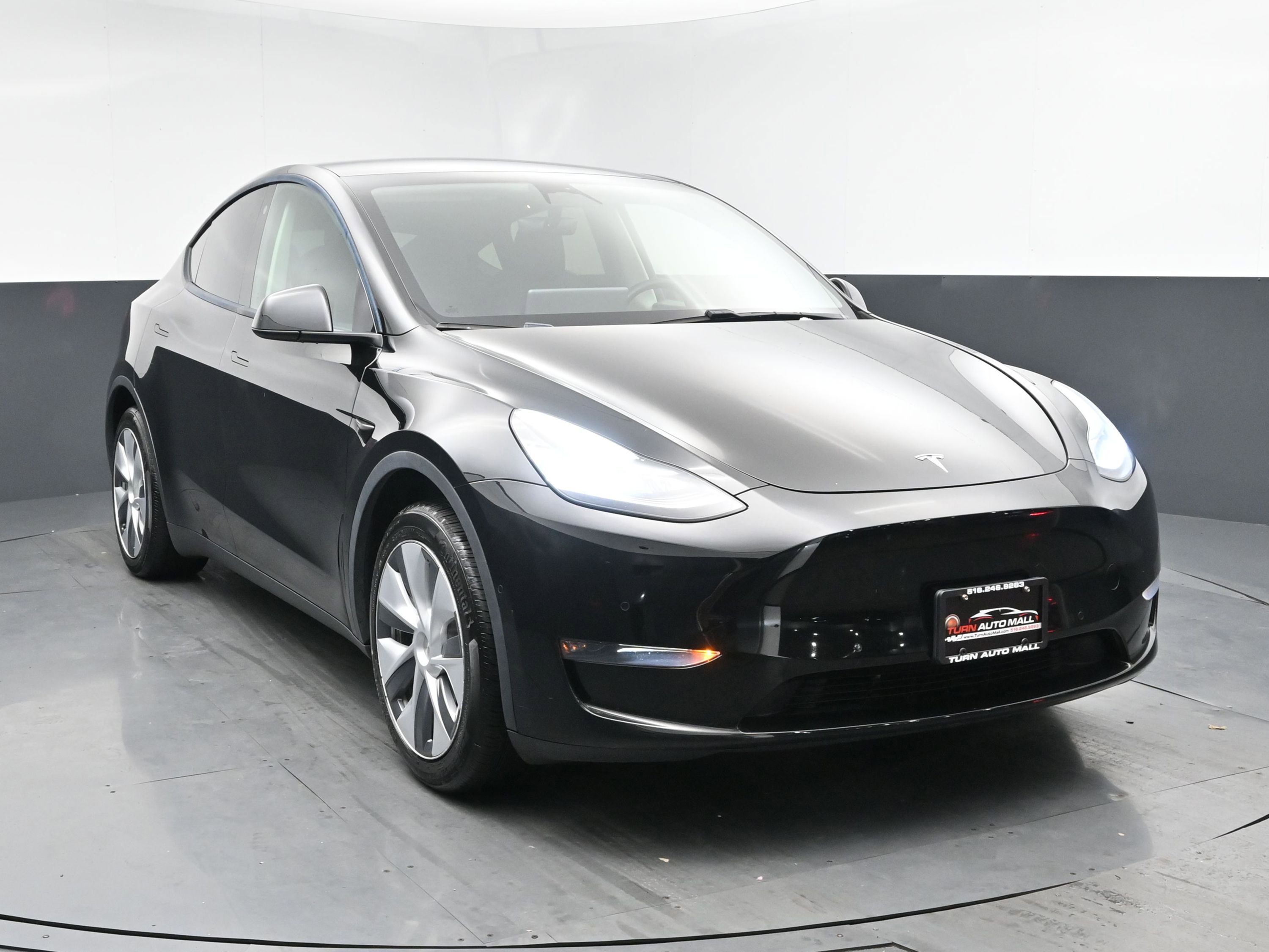 2021 Tesla Model Y Long Range photo 2