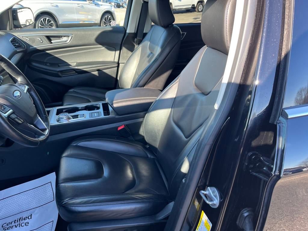 2022 Ford Edge Titanium photo 18