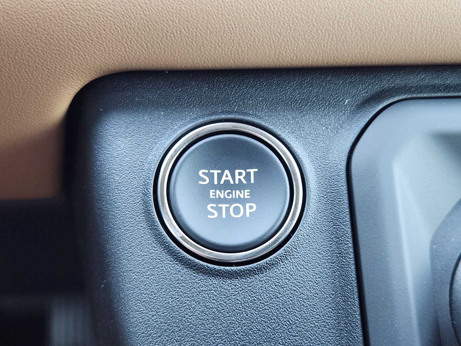 2025 Land Rover Defender 130 X-Dynamic SE photo 19