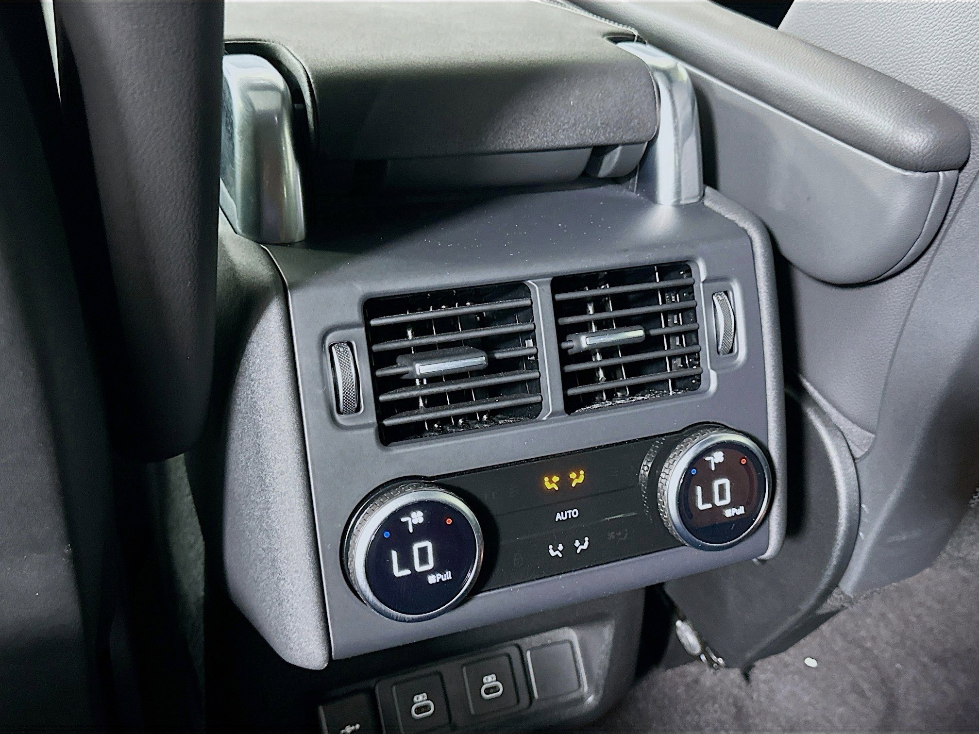 2024 Land Rover Discovery SE photo 18