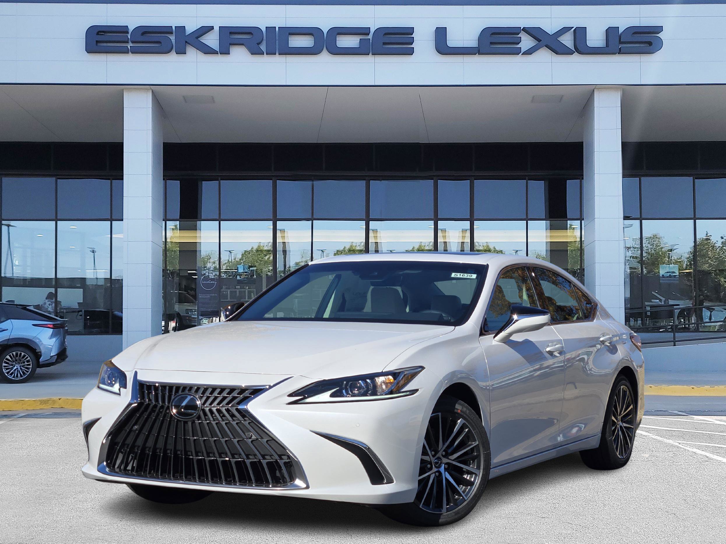 2025 Lexus ES 350's photo