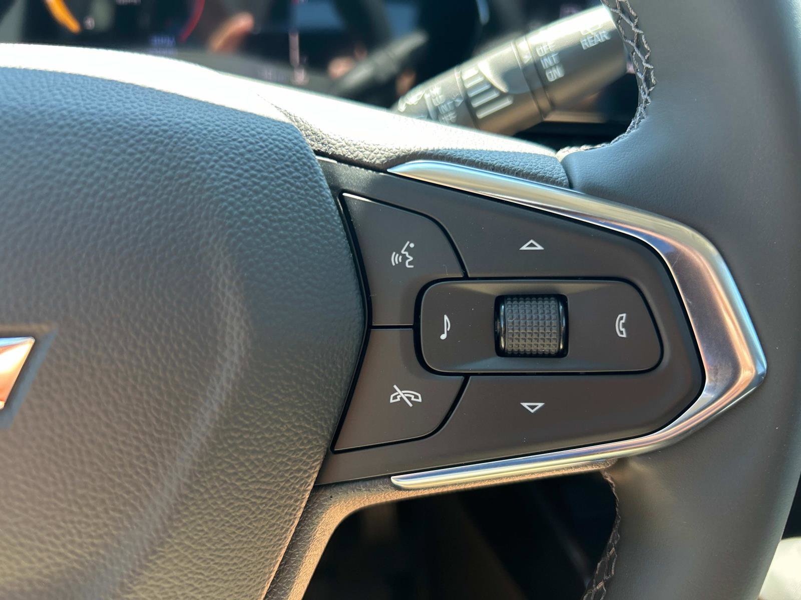 2025 Chevrolet Trax LT photo 22