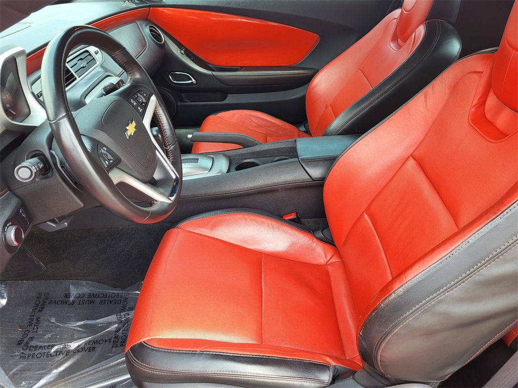 2013 Chevrolet Camaro 2LT photo 14