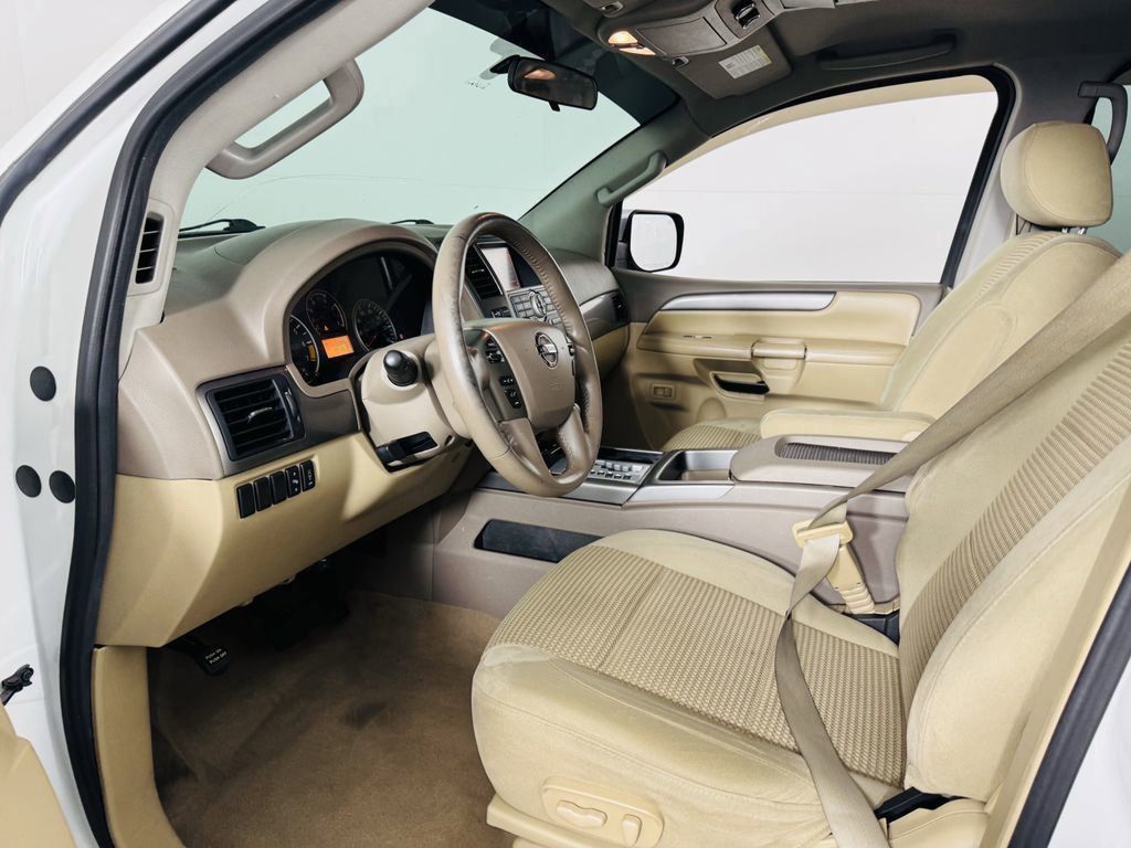 Used 2014 White Nissan SV image 9