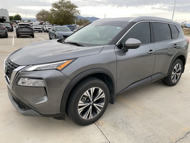 2021 Nissan Rogue SV's photo