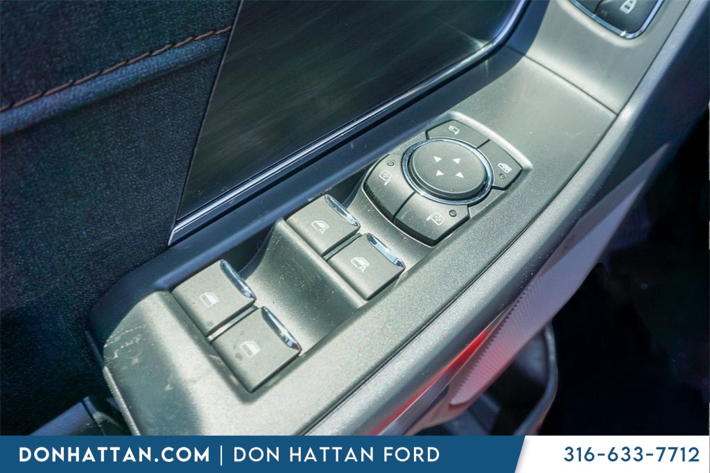 2025 Ford F-150 Lariat photo 16