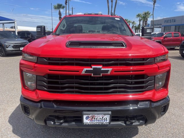 2026 Chevrolet Silverado 2500HD Custom photo 2