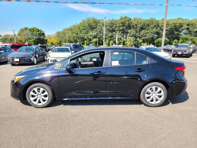 2025 Toyota Corolla Hybrid LE photo 3