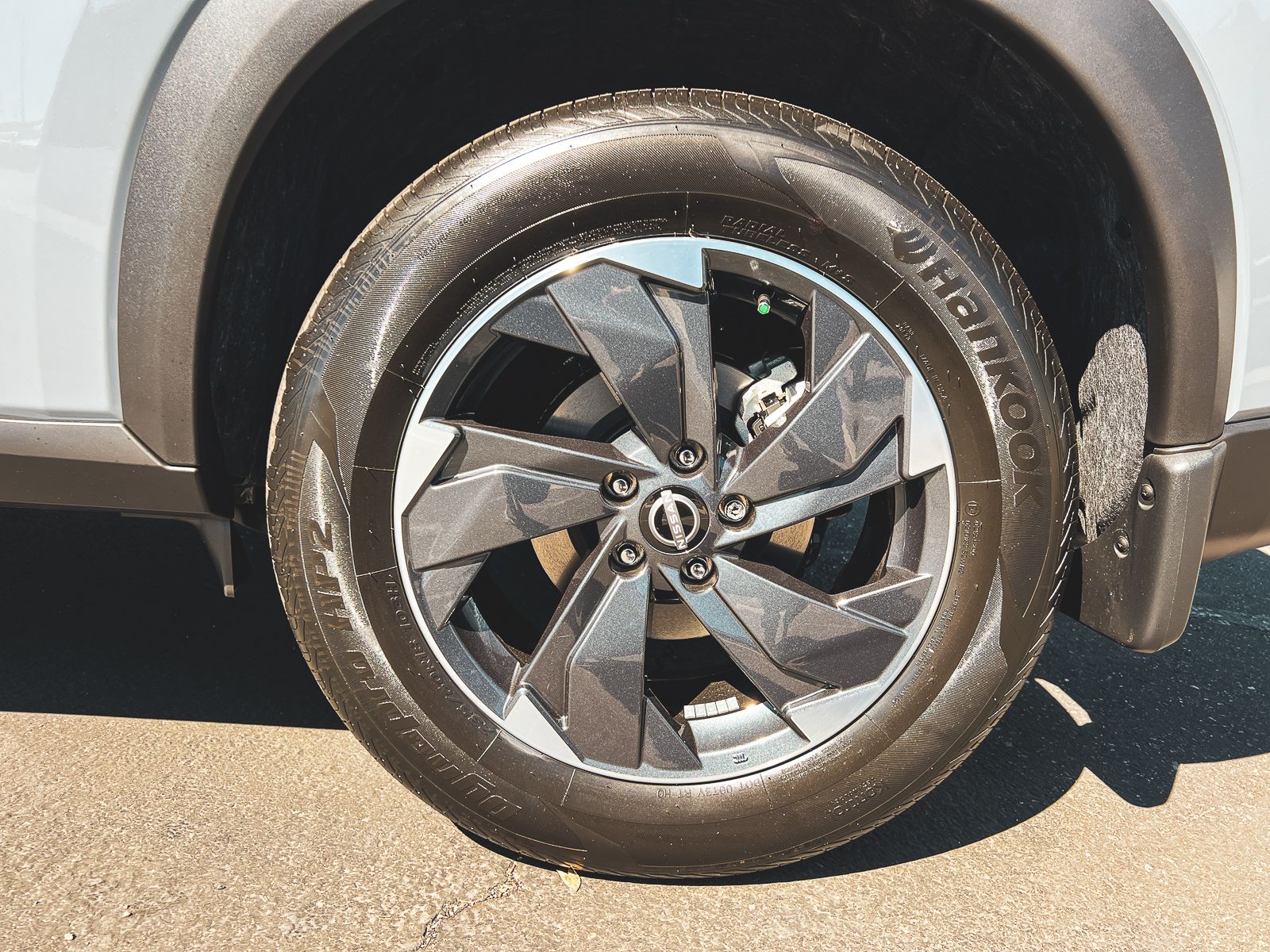 2026 Nissan Rogue SV photo 3