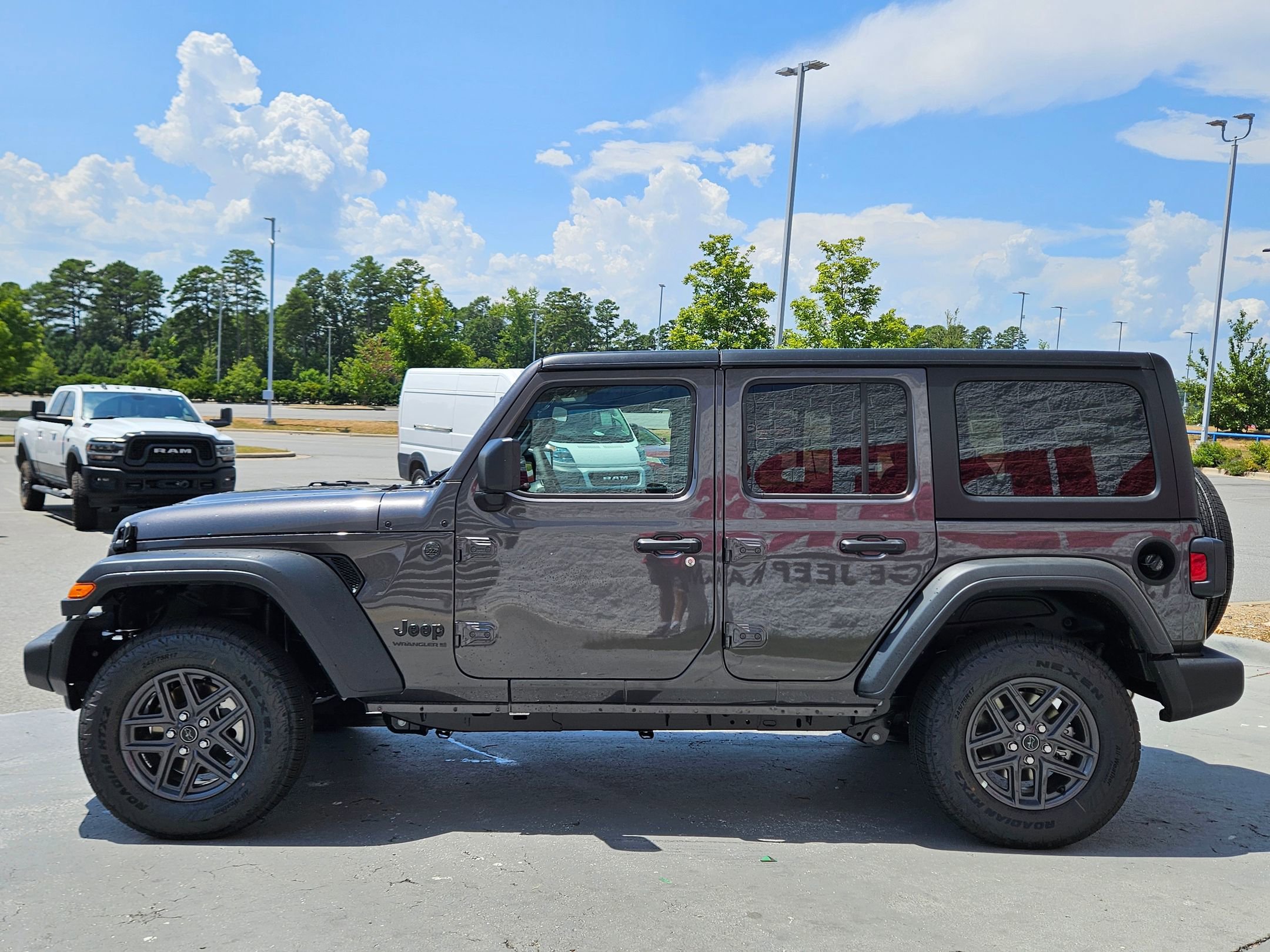 2025 Jeep Wrangler Sport S photo 4