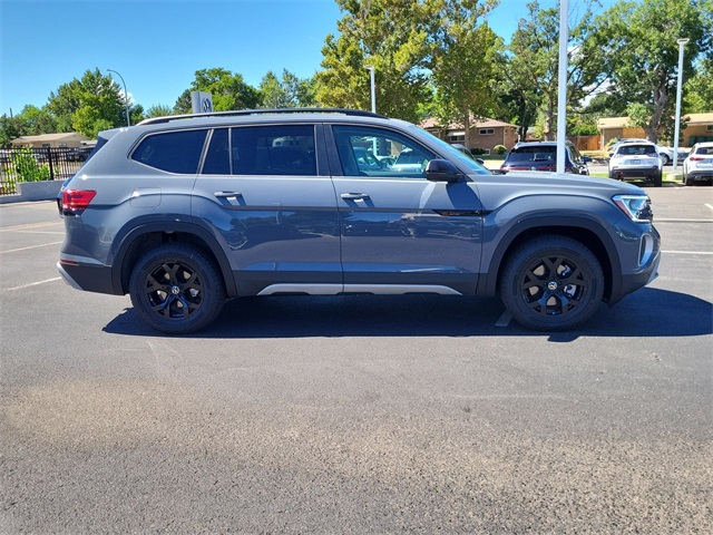 2025 Volkswagen Atlas Peak Edition SE photo 6
