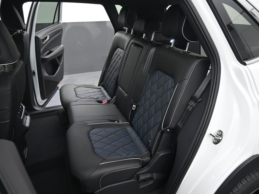 2025 Volkswagen Atlas Cross Sport SEL Premium R-Line photo 40