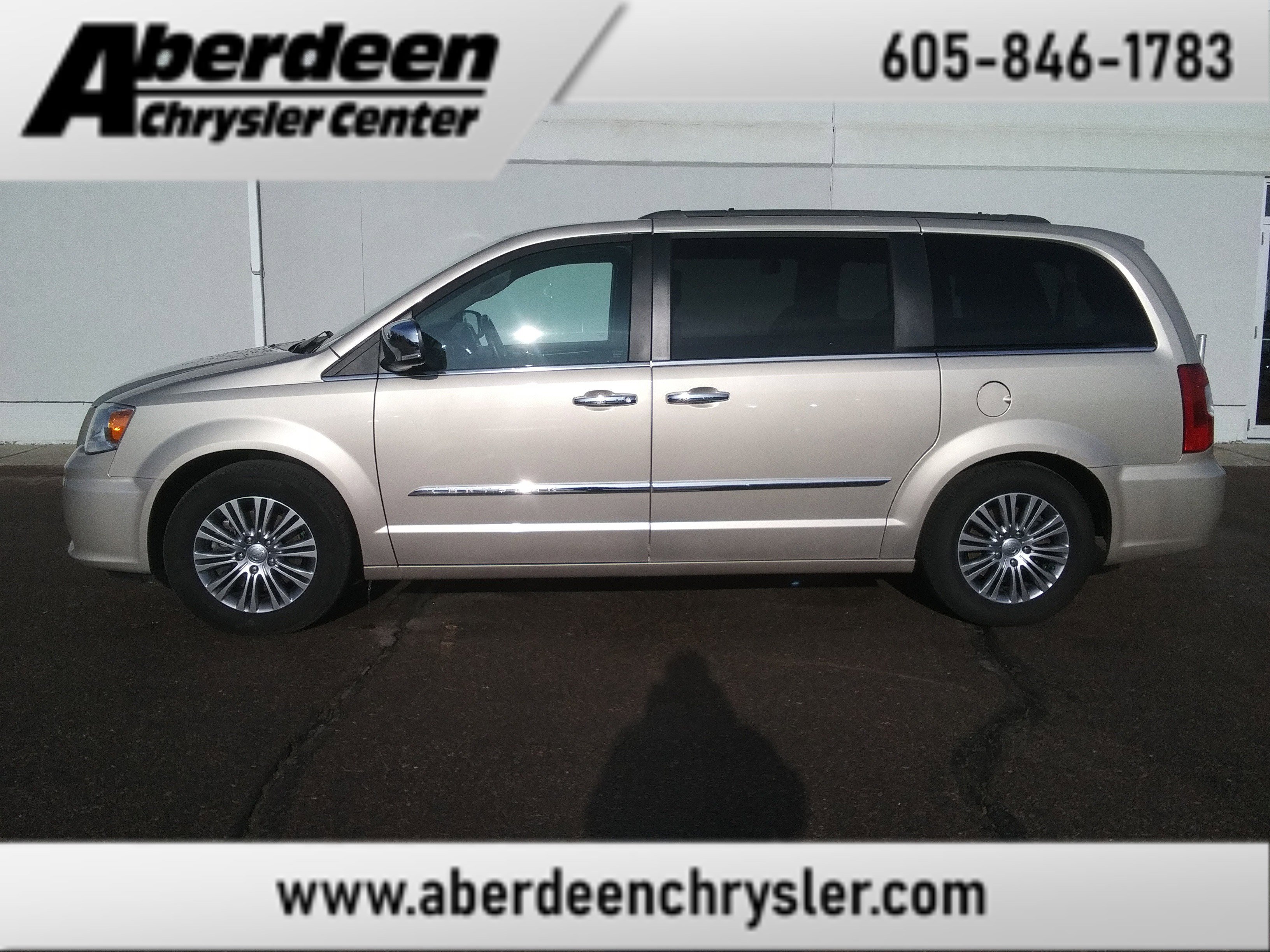 2014 Chrysler Town & Country Touring-L
