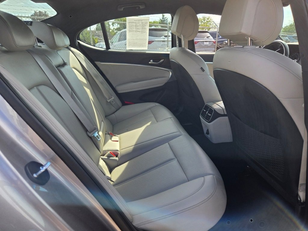 2023 Genesis G70 2.0T photo 9