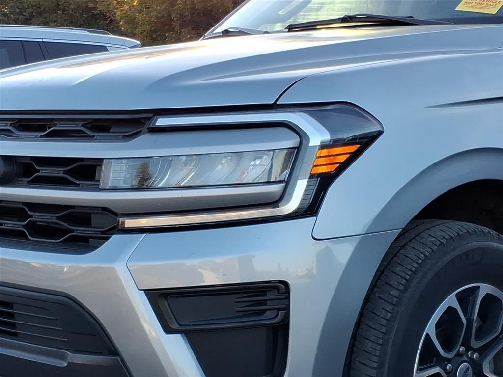 2023 Ford Expedition MAX XLT photo 2