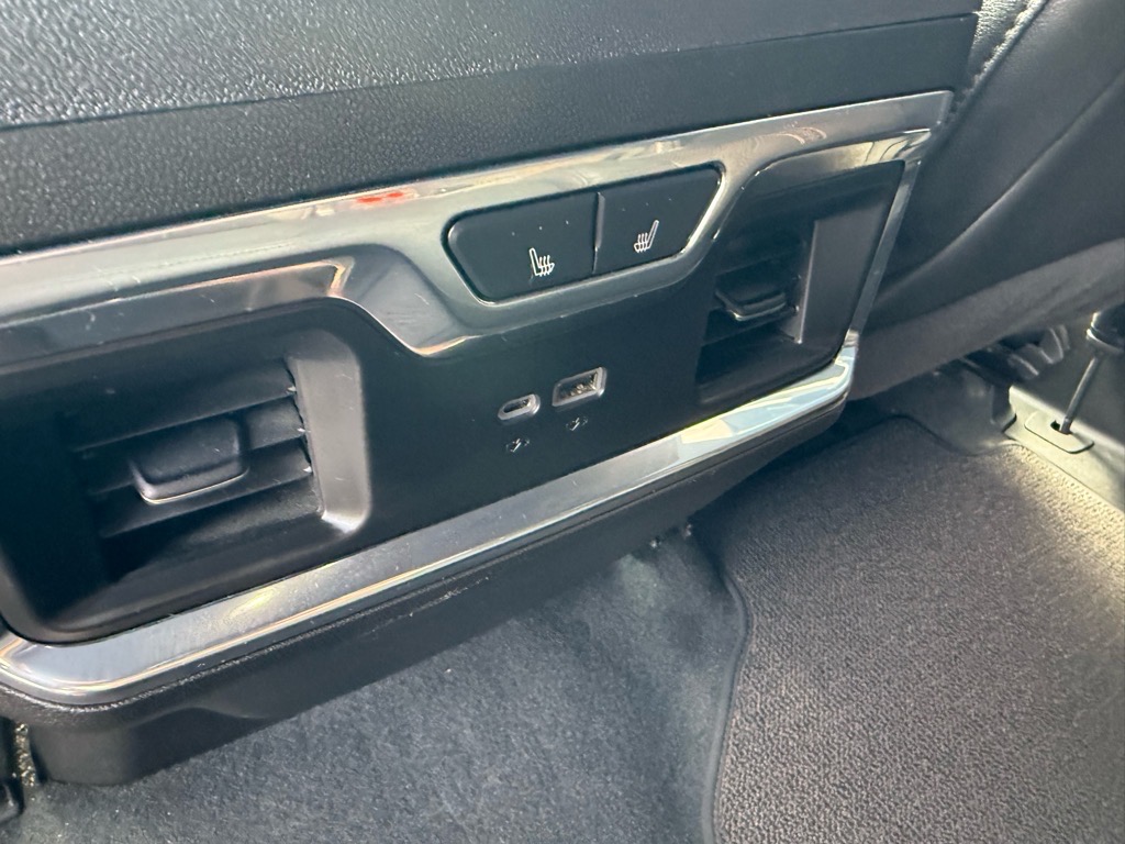 2024 Chevrolet Silverado 1500 High Country photo 14