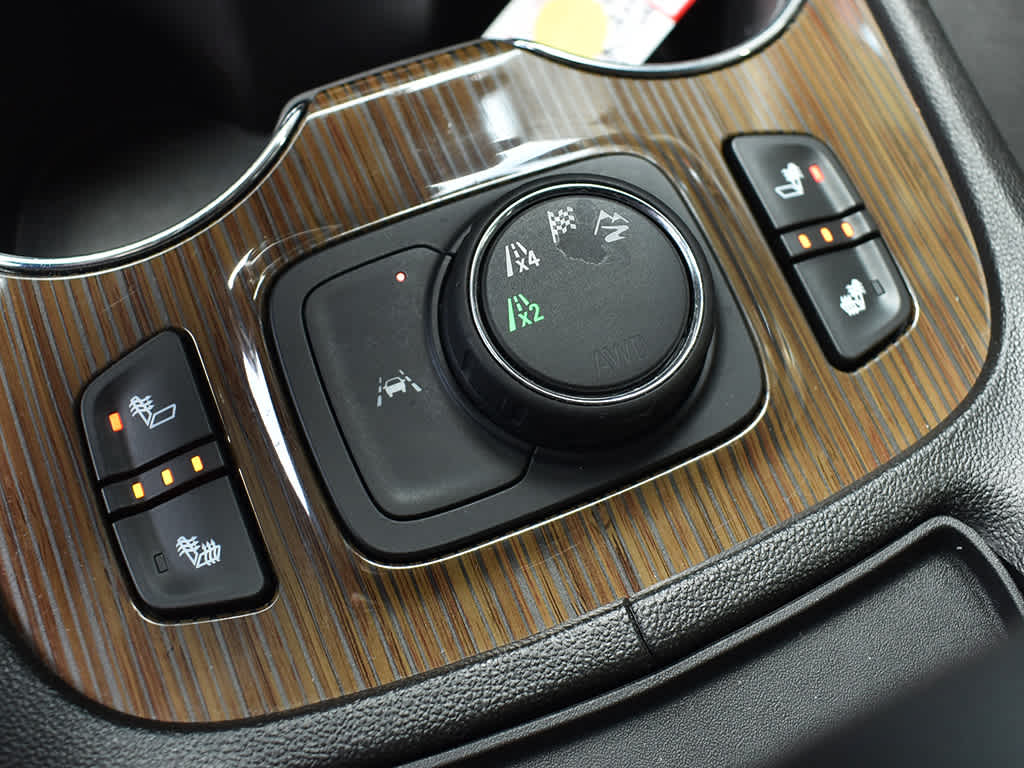 2023 Gmc Acadia SLE photo 19