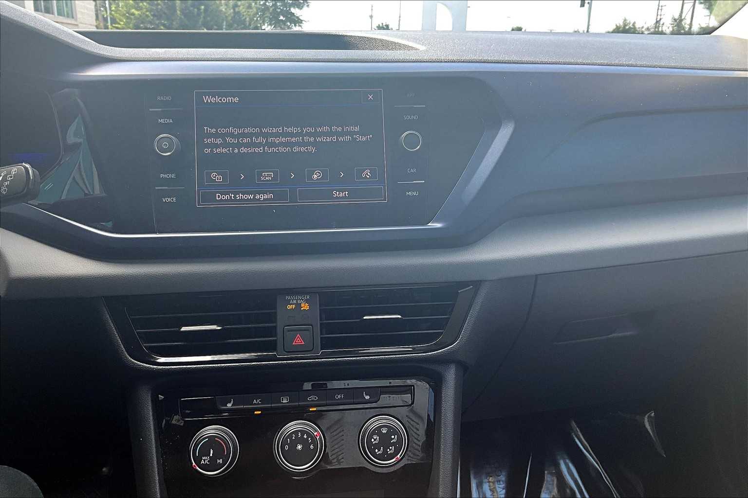 2023 Volkswagen Taos SE photo 32