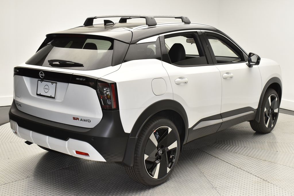 2026 Nissan Kicks SR photo 2