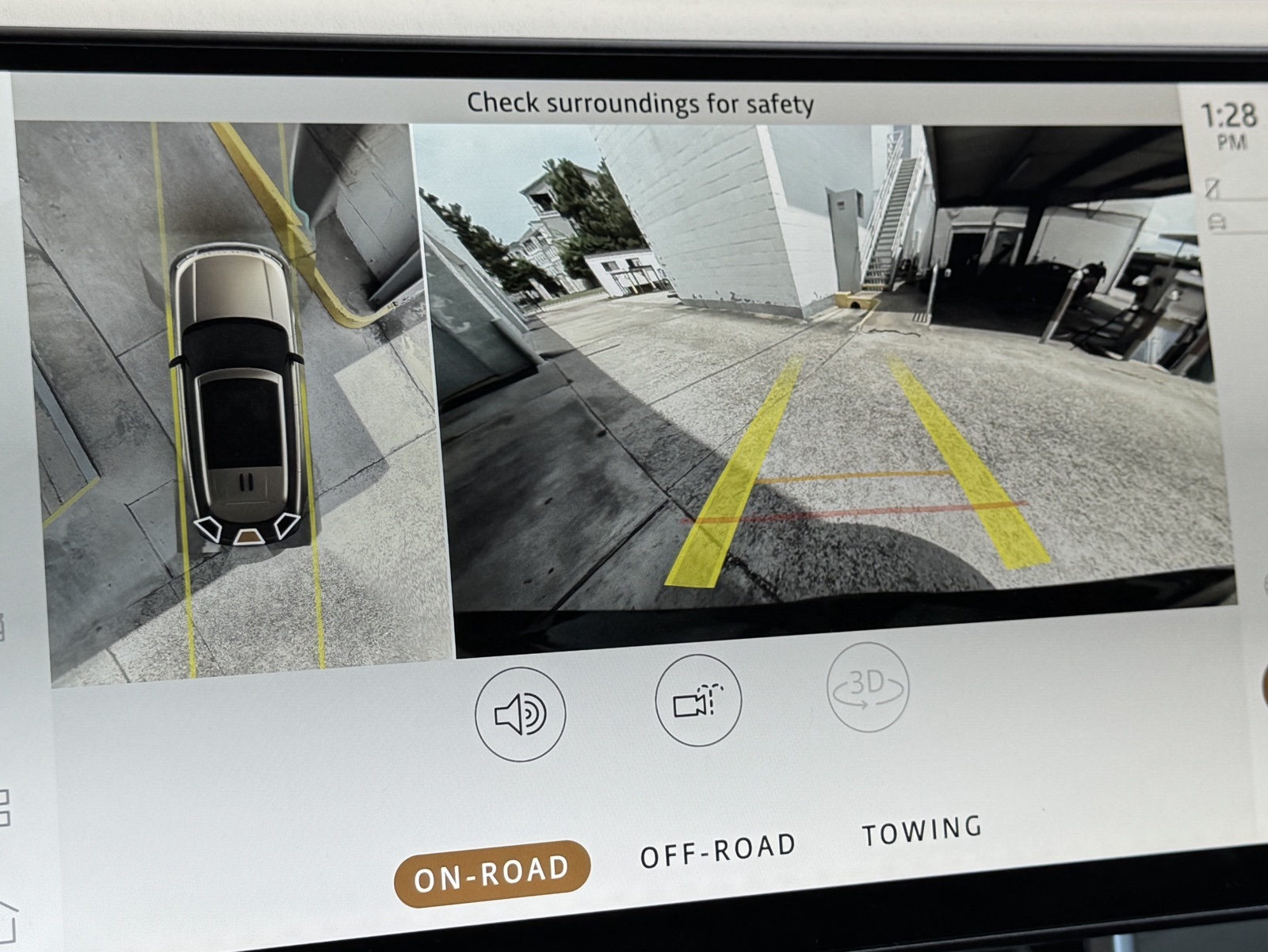 2023 Land Rover Range Rover SE photo 4