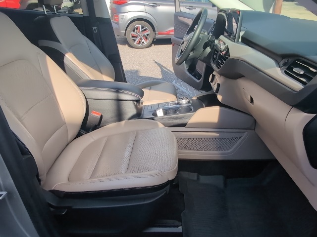 2022 Ford Escape Hybrid SEL photo 41