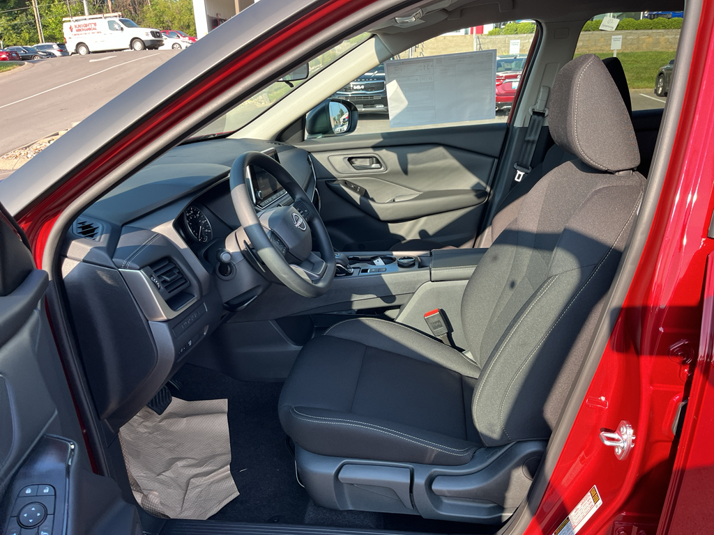 2026 Nissan Rogue S photo 3