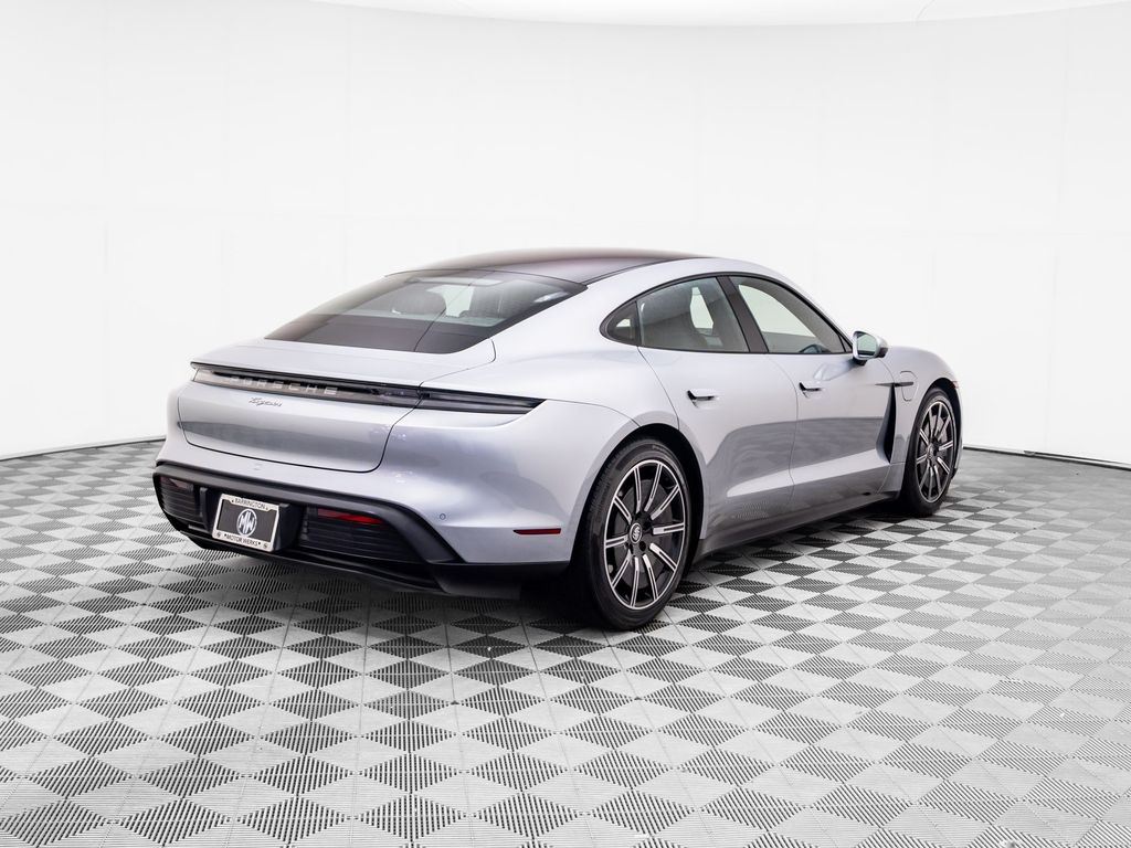 2021 Porsche Taycan Base photo 5