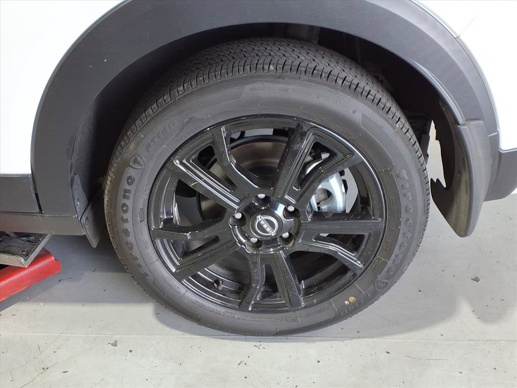 2024 Nissan Kicks SR photo 4