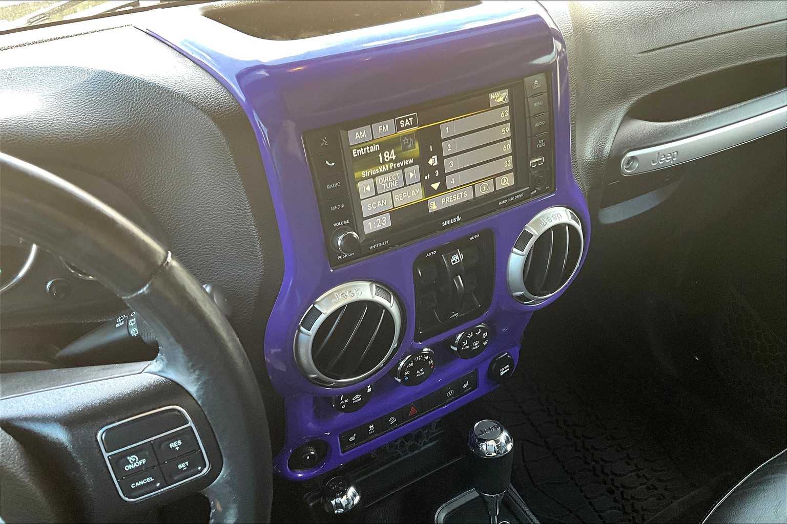 2015 Jeep Wrangler Unlimited Rubicon photo 6