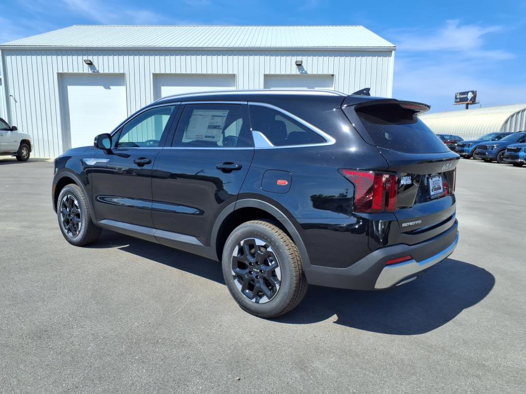 2026 Kia Sorento S photo 4