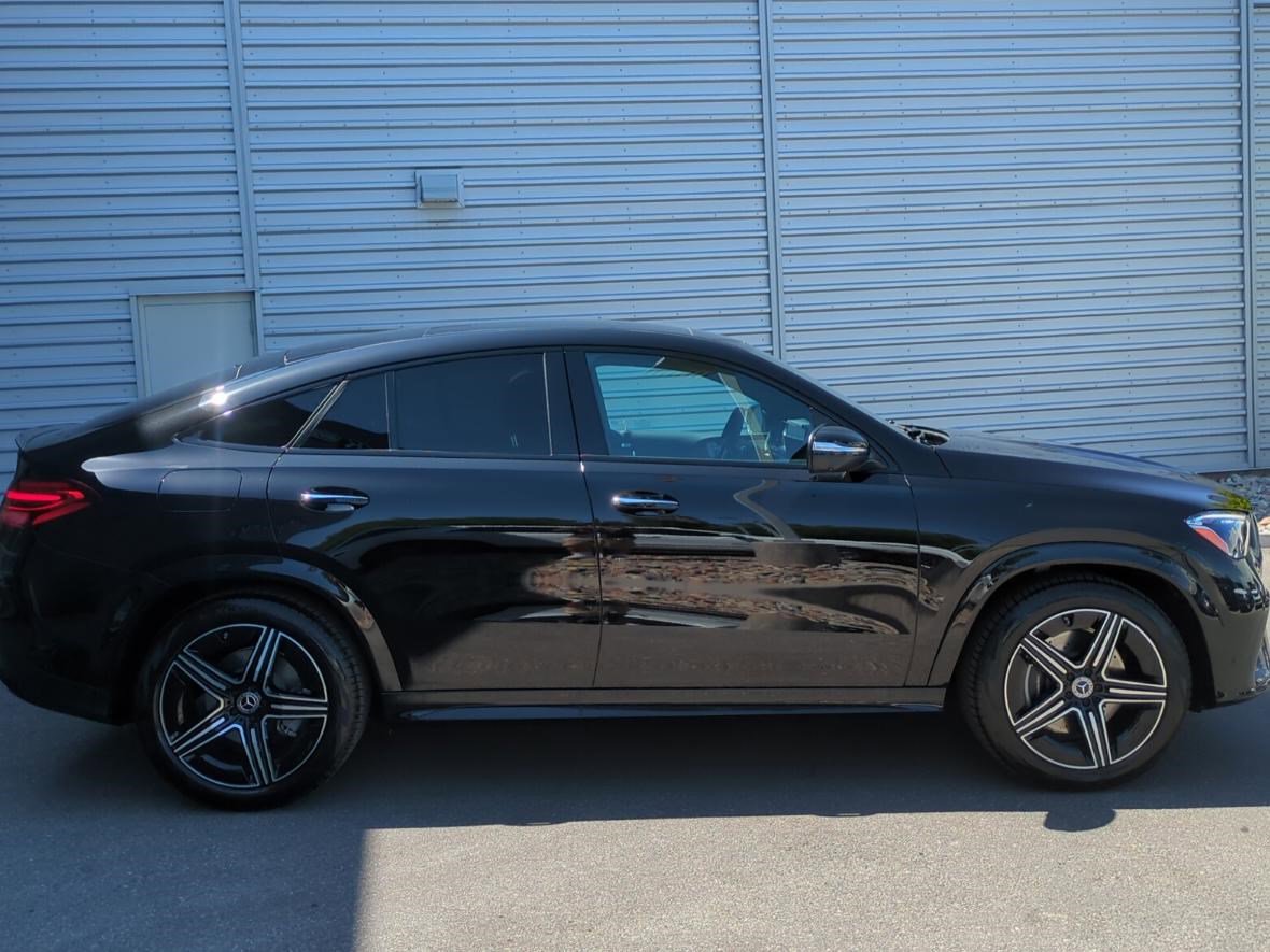 2025 Mercedes Benz GLE 450 4MATIC photo 2