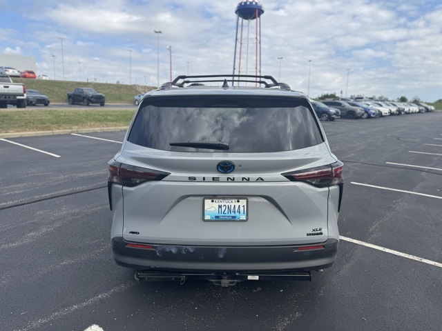 2024 Toyota Sienna Woodland Edition photo 4