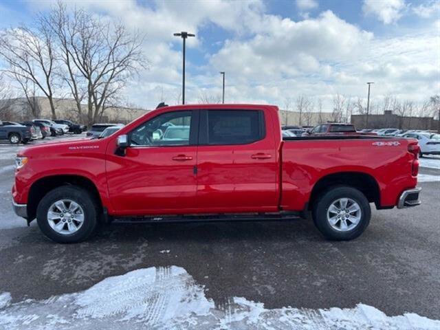 2025 Chevrolet Silverado 1500 LT photo 4