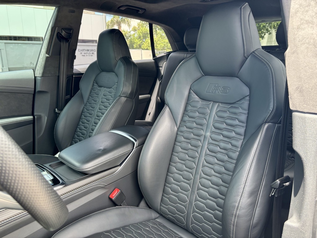 2021 Audi RS Q8 photo 12