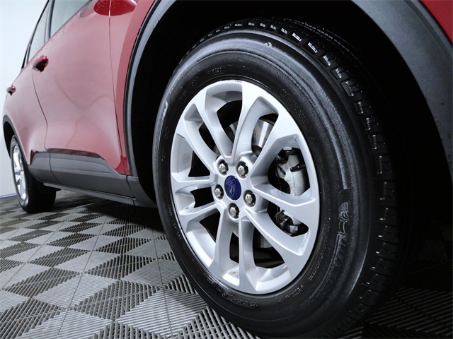 2022 Ford Escape SE photo 2